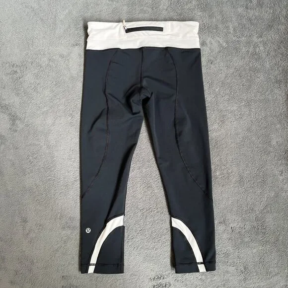 Lululemon Athletica Yoga Black Capri Back Pocket Legging Pant Women's Size 6 - Picture 2 of 8